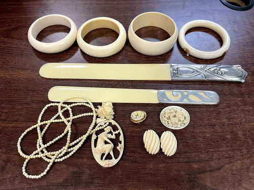 國門利劍再出鞘 浦東機場海關(guān)查獲快件渠道走私象牙制品，品牌管理面臨拷問